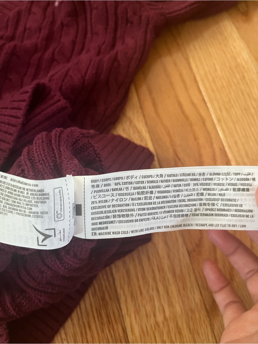 Hollister Cable Knit Icon V Neck Sweater Medium Burgundy Preppy Quiet Luxury - Picture 6 of 8